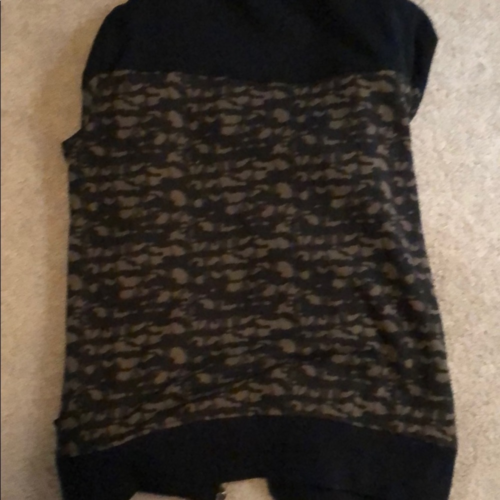 Two zip up jackets - Picture 7 of 7